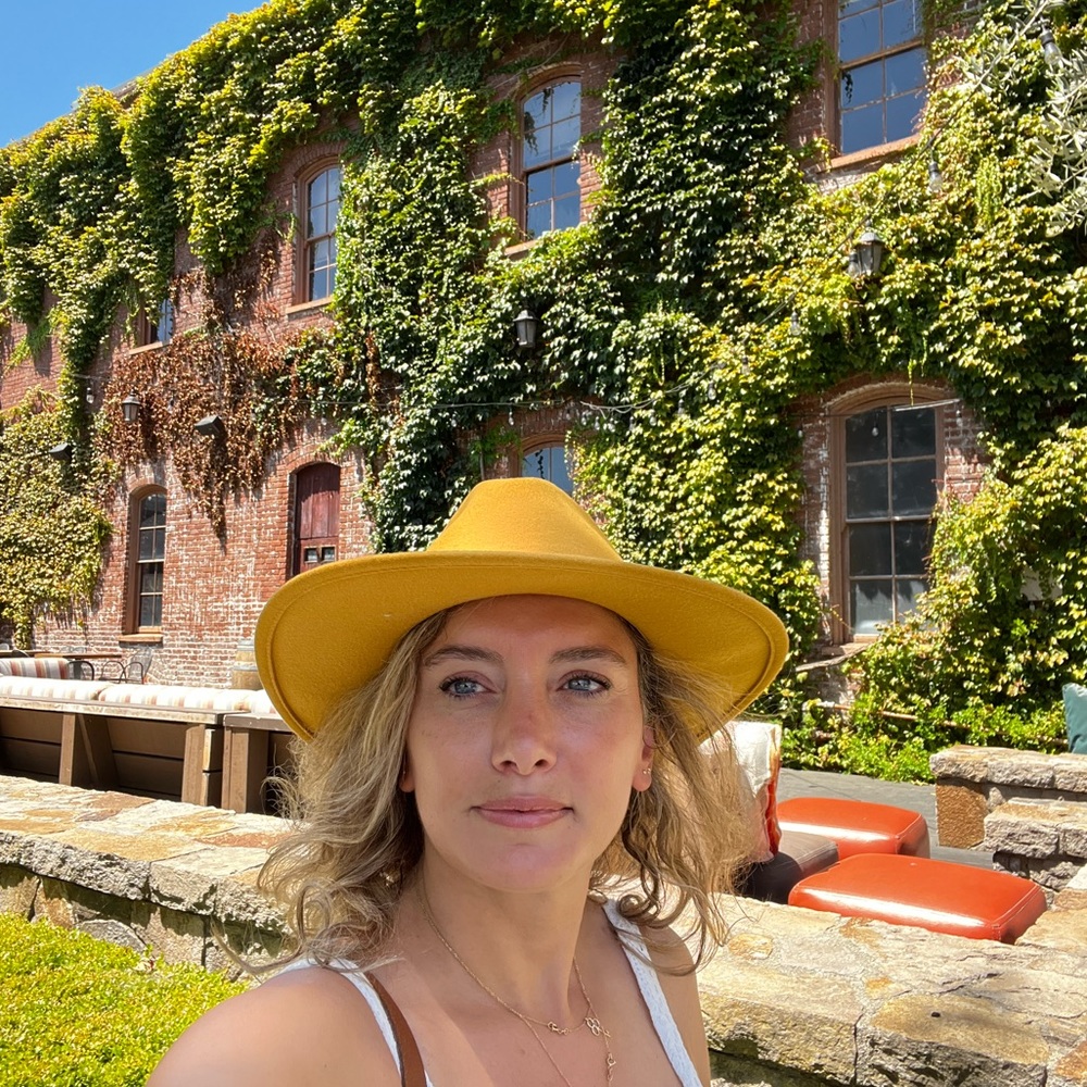 Meet your Posher, Emily